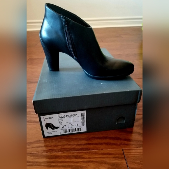 Geox Ankle Boots - Picture 1 of 8